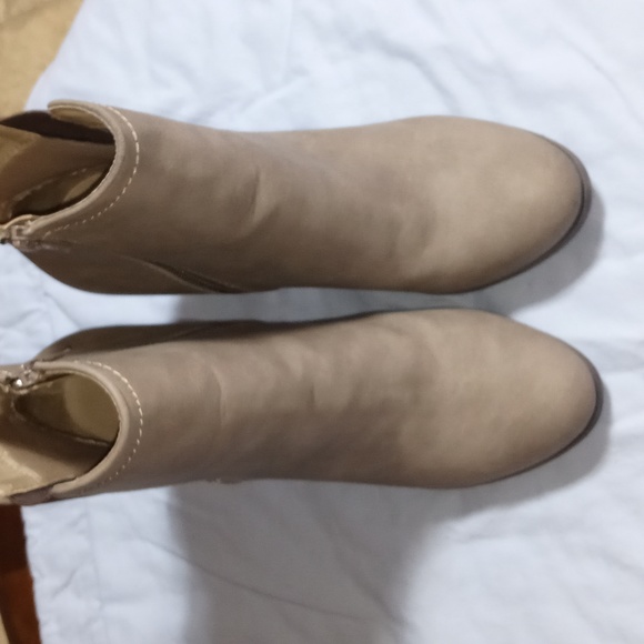 Call It Spring Pydia Block Heel Booties Size 9 - Picture 3 of 8